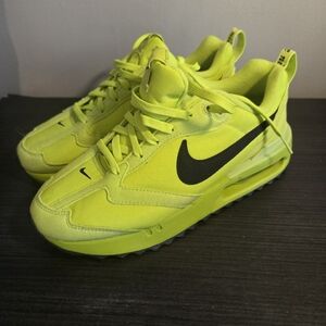 Nike Air Max Dawn Atomic Green Womens 7.5 New